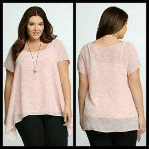 Torrid Pink Feather Print Sharkbite Blouse SZ 2